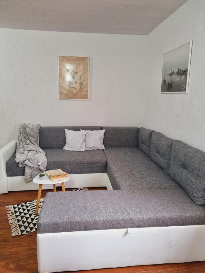 Apartmani 'Cvit' Karlobag Exteriör bild