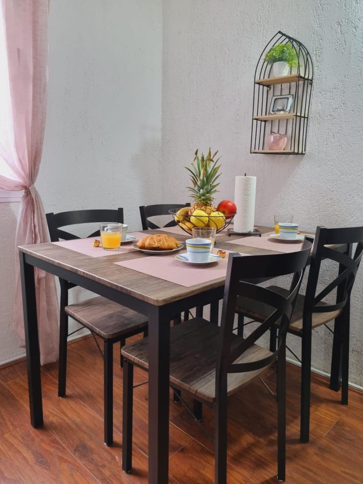 Apartmani 'Cvit' Karlobag Exteriör bild