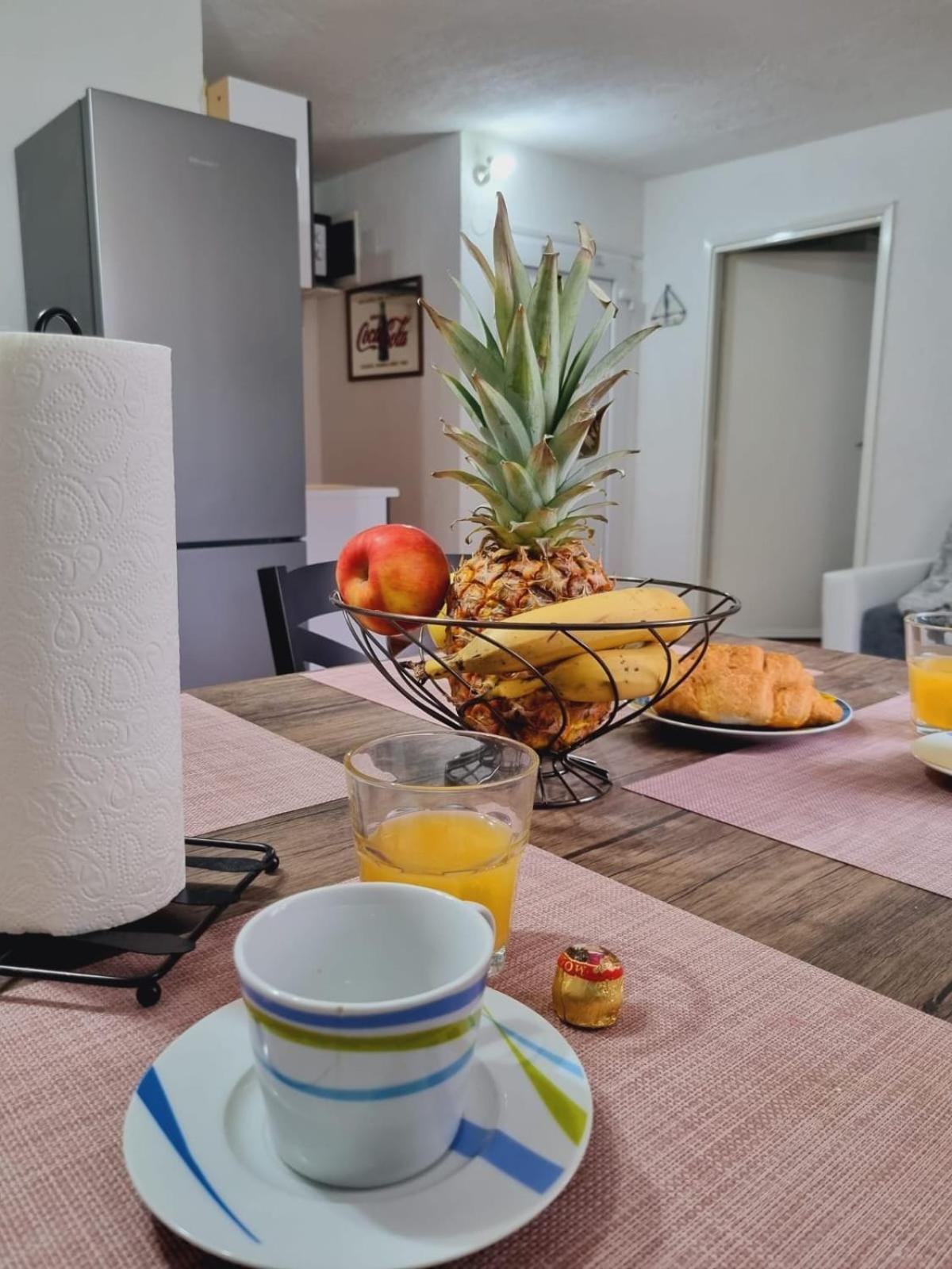 Apartmani 'Cvit' Karlobag Exteriör bild