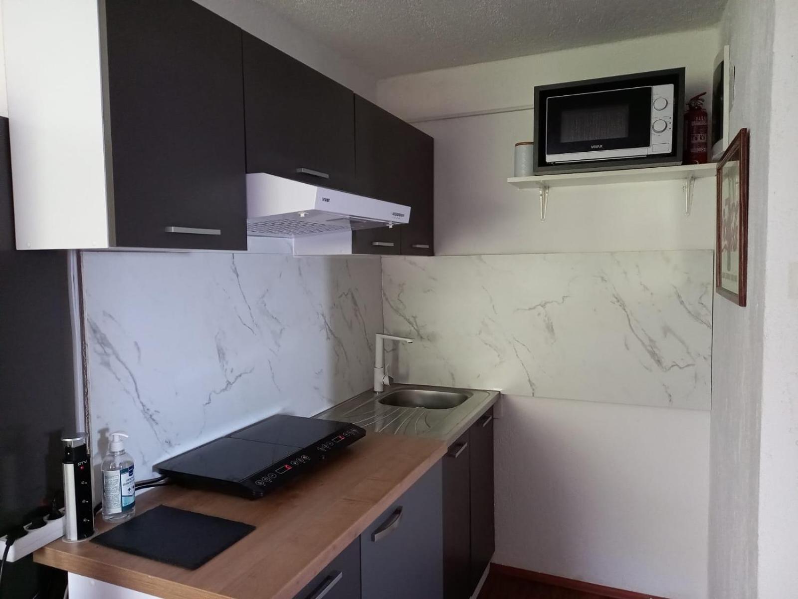 Apartmani 'Cvit' Karlobag Exteriör bild